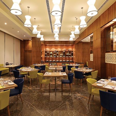 גורגאון Lemon Tree Hotel Sohna Road מראה חיצוני תמונה